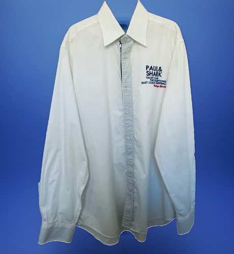 Camicia bianca con bottoni
