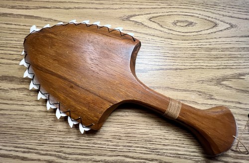 Espositore armi hawaiane